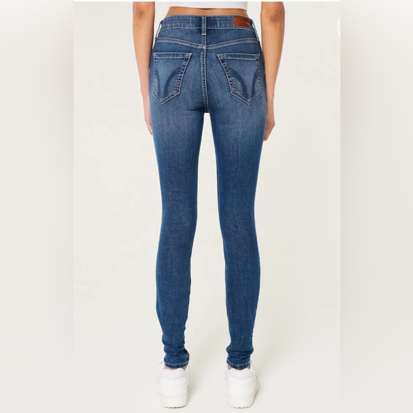 NWT Hollister Jeans - Picture 2 of 4